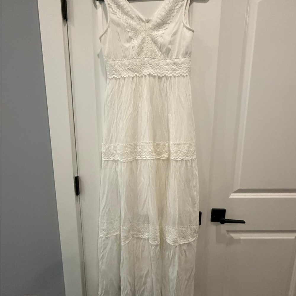 Elegant White Lace Maxi Dress